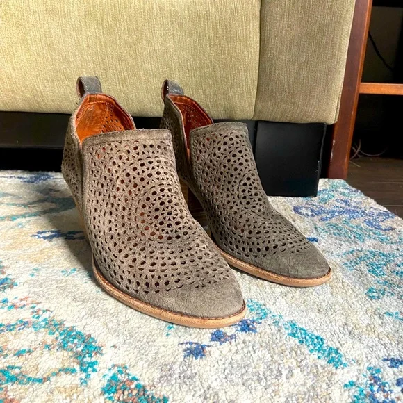 Booties - Picture 5 of 5